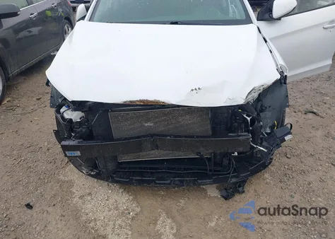 2018 Hyundai Elantra Se z USA, uszkodzony, nr VIN 5NPD74LF4JH295175